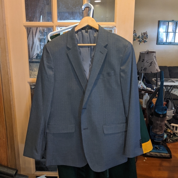 EUC Banana Republic FS Suit 42S 35x30 standard fit - Picture 13 of 15